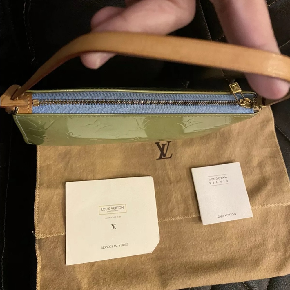Louis Vuitton Lexington Pochette - Picture 2 of 7